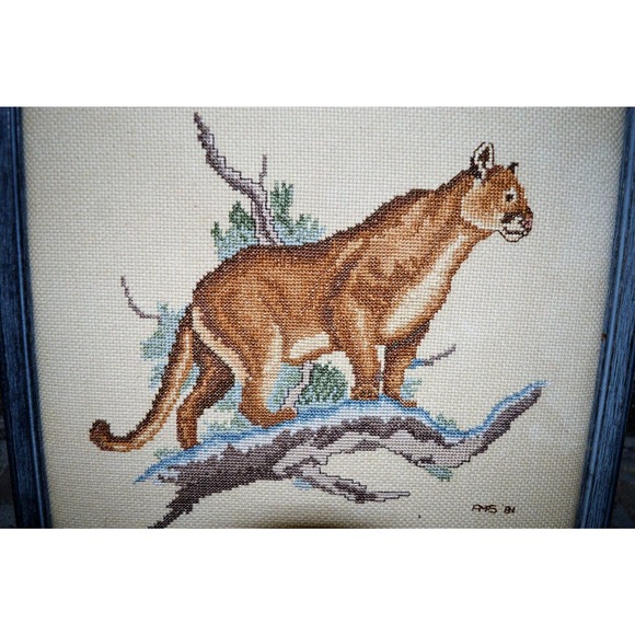 1980s Preworked Cross Stitch Mountain Lion Framed - Picture 9 of 9
